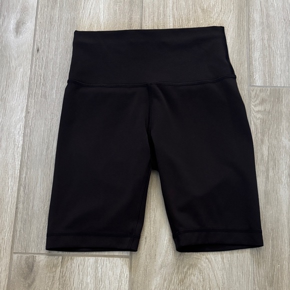 Lululemon Black Wunder Train High Rise Biker Shorts Size 4 - Picture 1 of 10